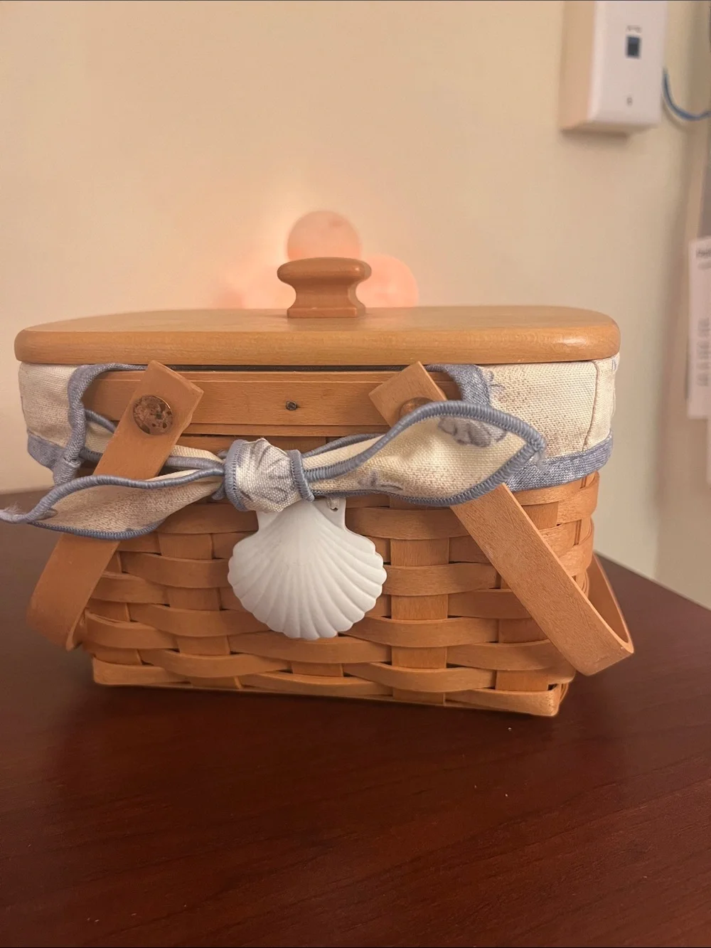 Longaberger Market Basket with Seashell Liner and White Seashell Tie On Pendant